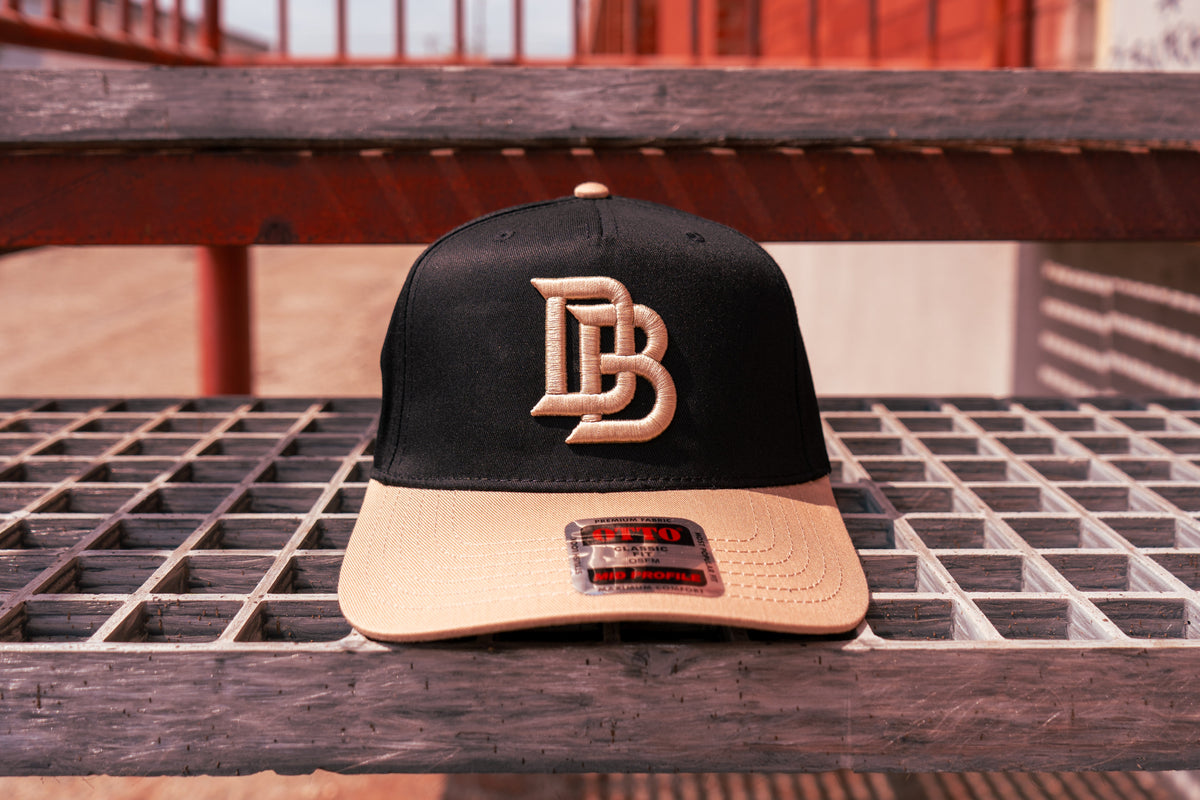 Choose one Chalio’s collab hat: Black / Tan — included in the Player & Mom Bundle.